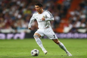 开云体育中国官方网站-尤文图斯提升进攻纵深打破防线压制，尤文图斯战术