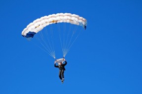 开云全站-加拿大队赛制评析：如何通过赛制安排提升团队的配合默契，加拿大赛区落选赛