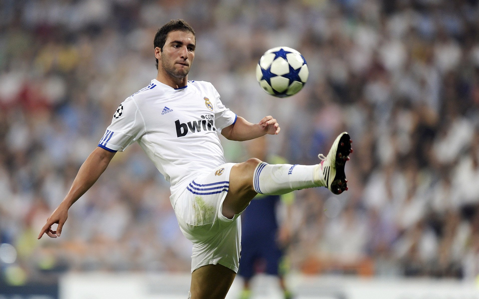 B队主帅赛后为胜利归功于防守纪律,b队进攻,b队6号